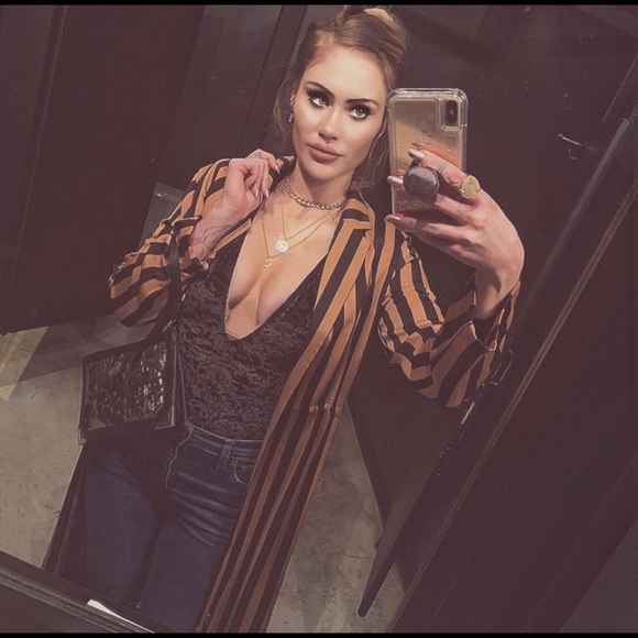 Meet your Posher, Traci - Picture 5 of 8